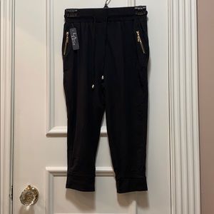 NWT Capri black jogger